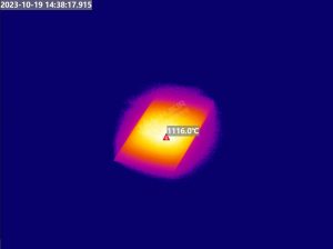 红外热像仪在石墨高压加热通电测试中的应用